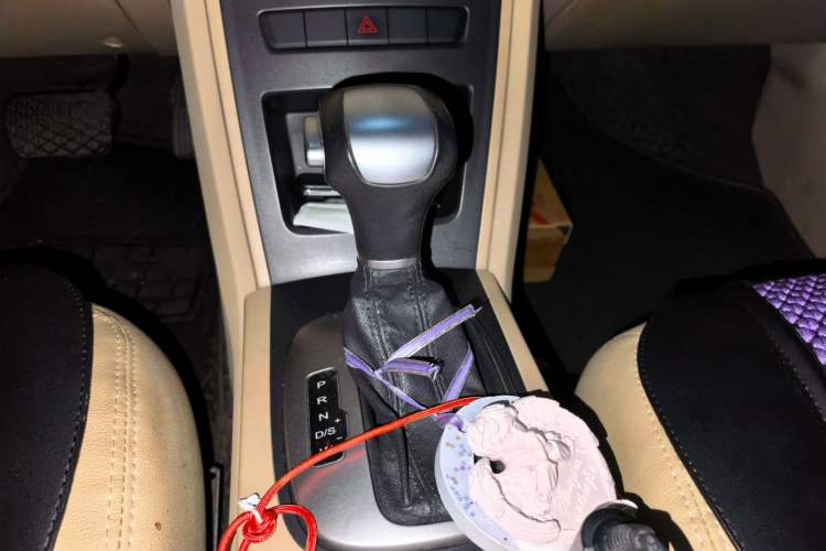 Used Roewe 350 2014 1.5L Automatic Xunda Edition Gear Lever