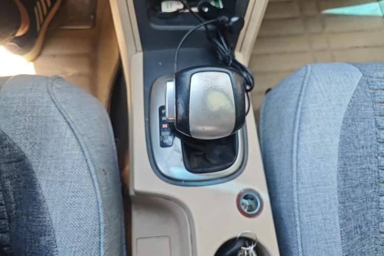 Used Roewe 350 2014 1.5L Automatic Xunda Edition Gear Lever
