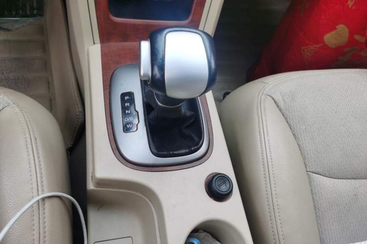 Used Roewe 350 2014 1.5L Automatic Xunyue Version Gear Lever