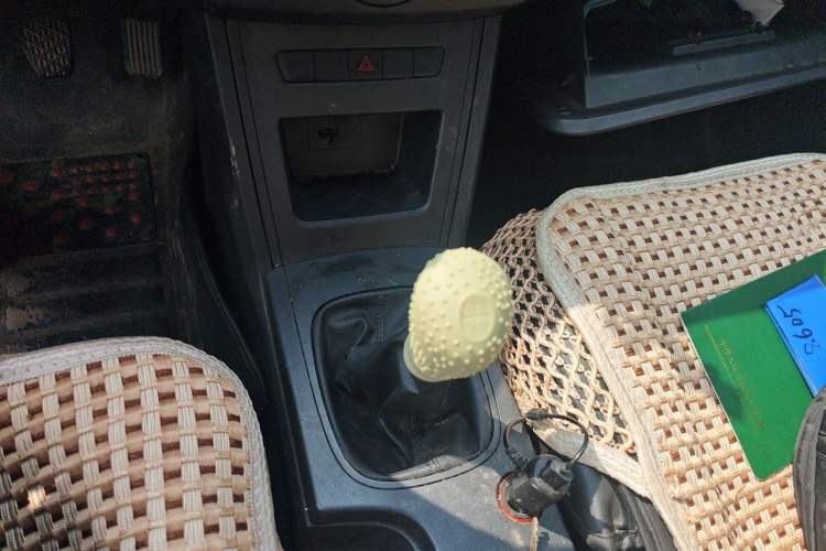 Used Roewe 350 2014 1.5L Manual Xunchi Edition Gear Lever