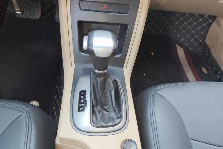 Used Roewe 350 2014 1.5L Automatic Xunda Edition Gear Lever