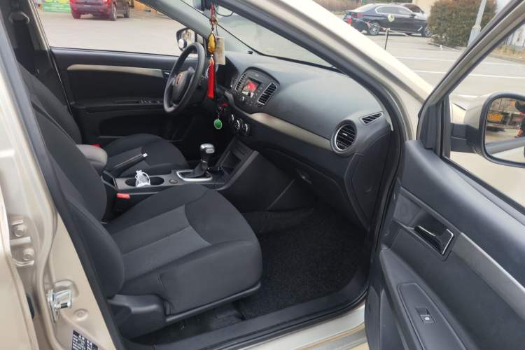 Used Roewe 350 2014 1.5L Automatic Xunda Edition Interior 1