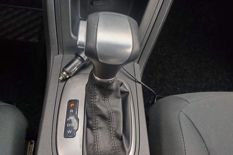 Used Roewe 350 2014 1.5L Automatic Xunda Edition Interior 11
