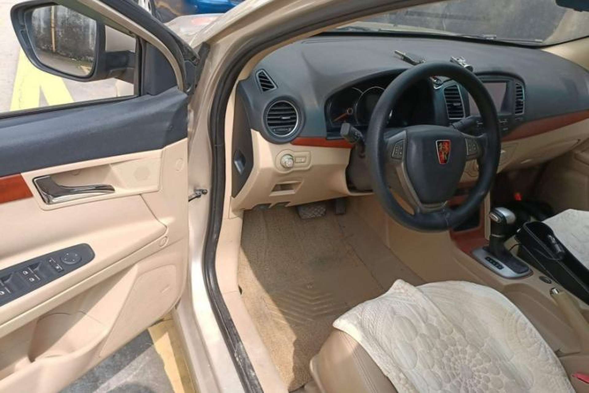 Used Roewe 350 2014 1.5L Automatic Xunyue Version Interior 2