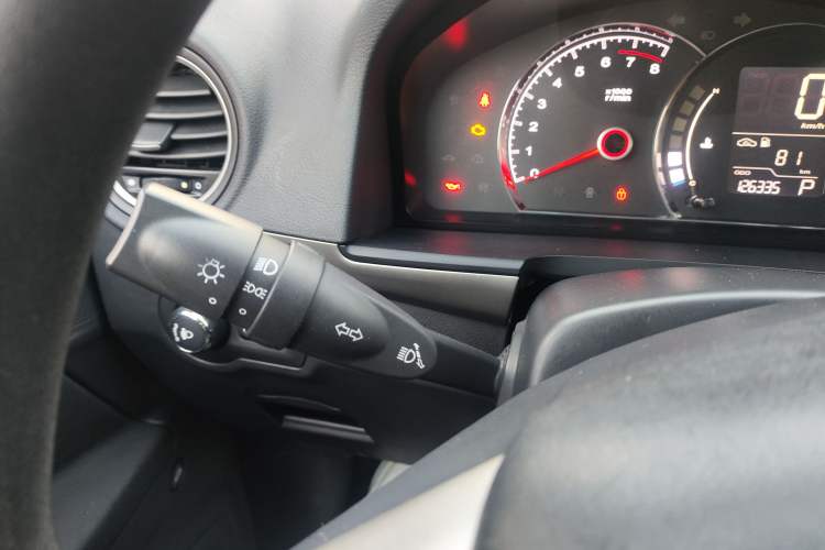 Used Roewe 350 2014 1.5L Automatic Xunda Edition Interior 5
