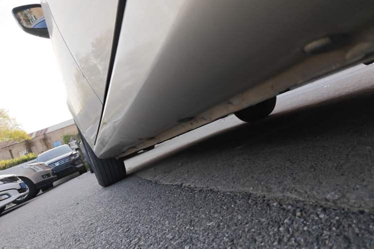 Used Roewe 350 2014 1.5L Automatic Xunda Edition Left Side Sill