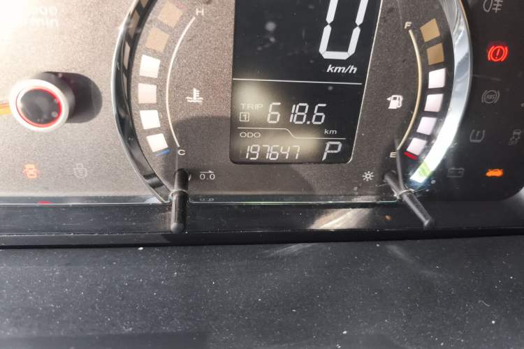 Used Roewe 350 2014 1.5L Automatic Xunyue Version Odometer Close Up