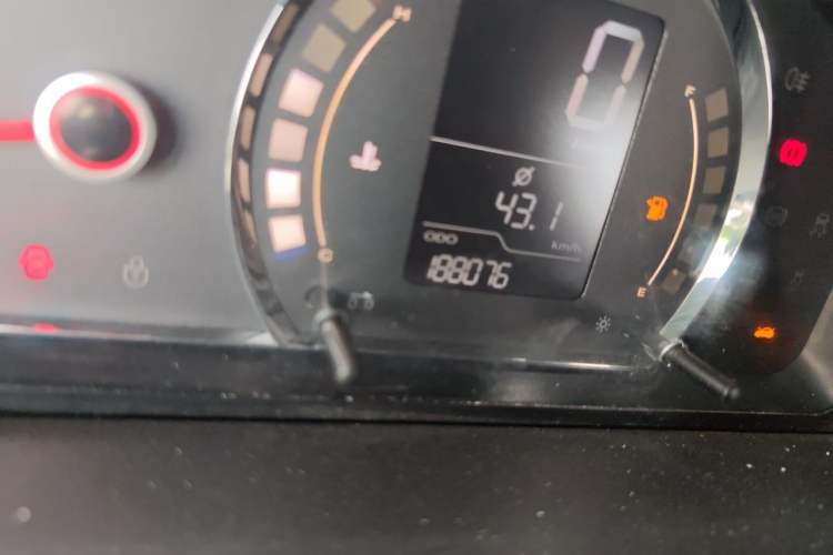 Used Roewe 350 2014 1.5L Manual Xunchi Edition Odometer Close Up