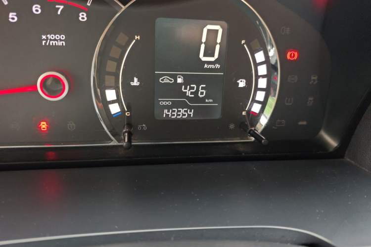 Used Roewe 350 2014 1.5L Manual Xunchi Edition Odometer Close Up