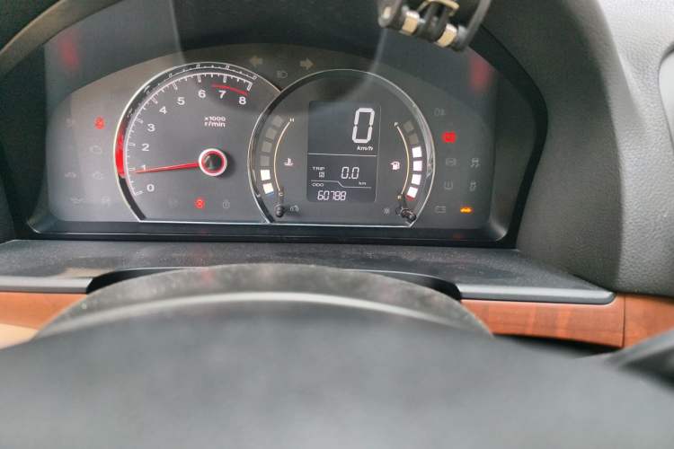 Used Roewe 350 2014 1.5L Manual Swift Edition Odometer Close Up