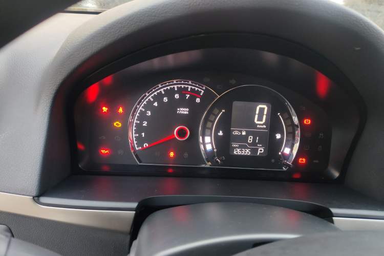 Used Roewe 350 2014 1.5L Automatic Xunda Edition Odometer Close Up