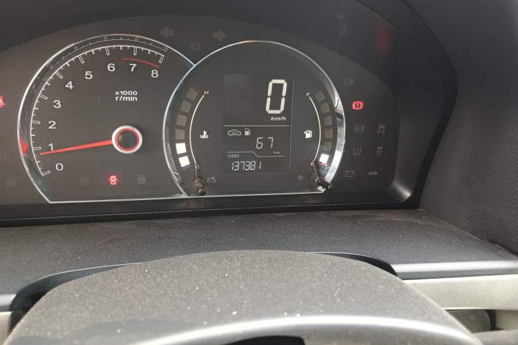 Used Roewe 350 2014 1.5L Manual Xunchi Edition Odometer Close Up
