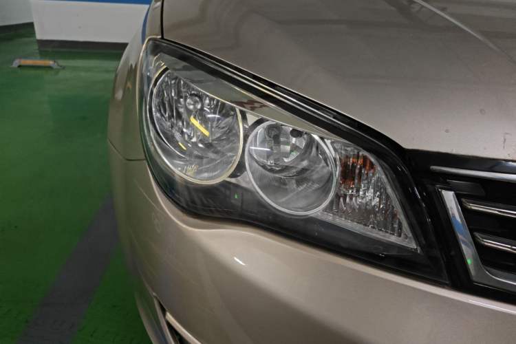 Used Roewe 350 2014 1.5L Manual Xunchi Edition Right Front Headlight
