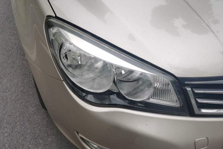Used Roewe 350 2014 1.5L Automatic Xunyue Version Right Front Headlight