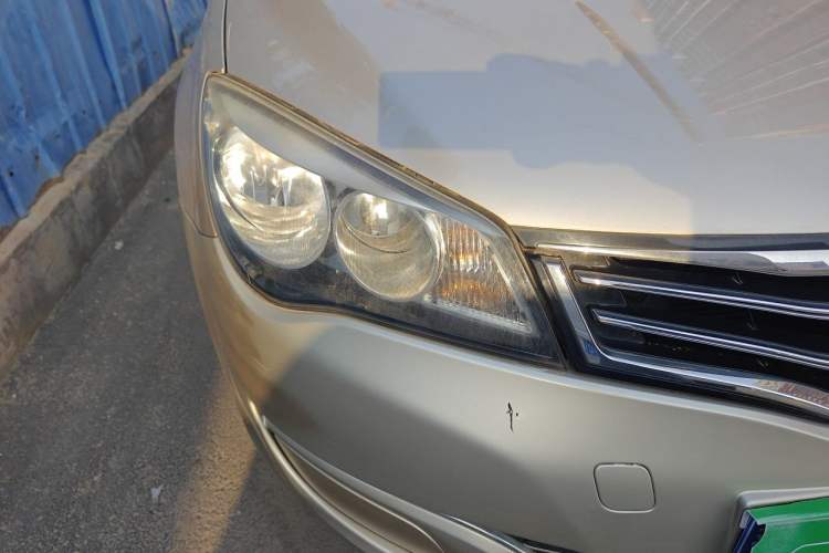 Used Roewe 350 2014 1.5L Manual Xunchi Edition Right Front Headlight