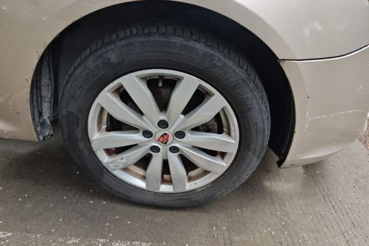 Used Roewe 350 2014 1.5L Manual Xunchi Edition Right Front Wheel Hub
