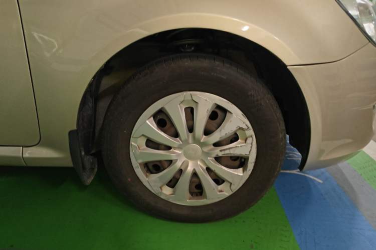Used Roewe 350 2014 1.5L Manual Xunchi Edition Right Front Wheel Hub