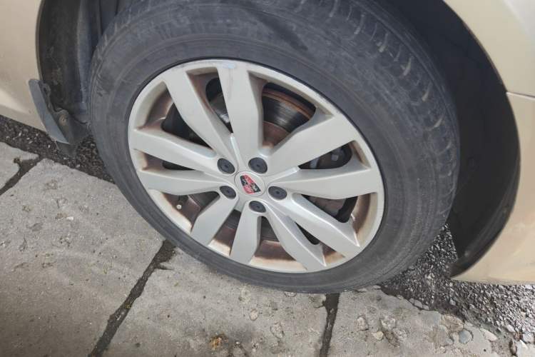 Used Roewe 350 2014 1.5L Automatic Xunyue Version Right Front Wheel Hub