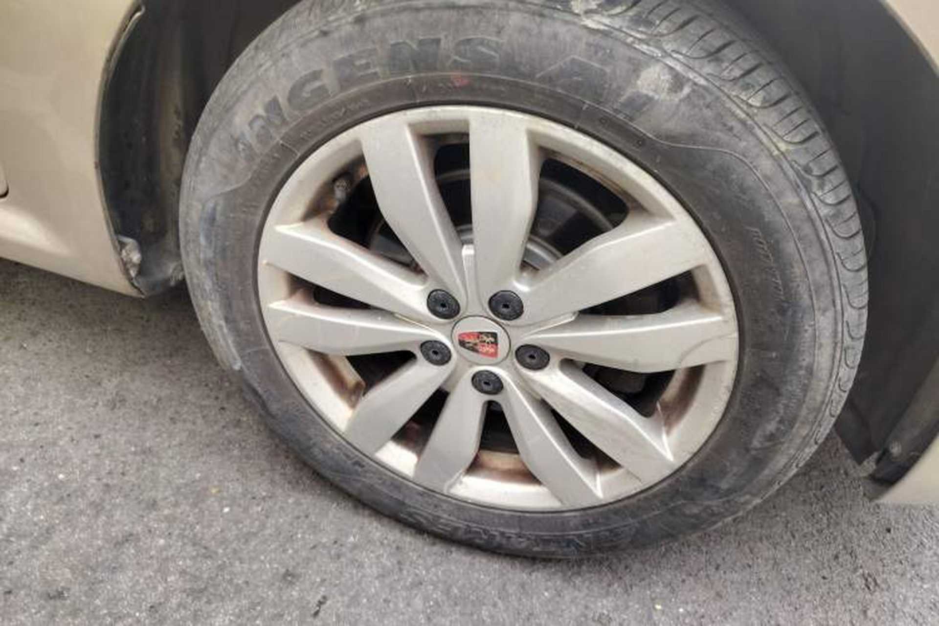 Used Roewe 350 2014 1.5L Manual Xunchi Edition Right Front Wheel Hub