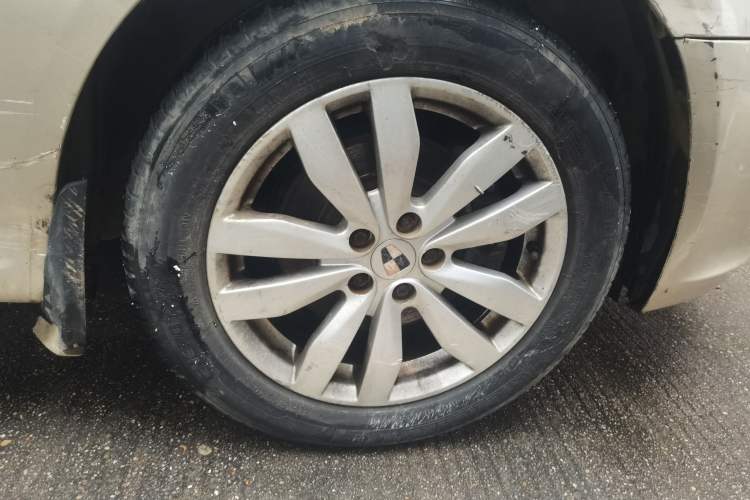 Used Roewe 350 2014 1.5L Manual Xunchi Edition Right Front Wheel Hub