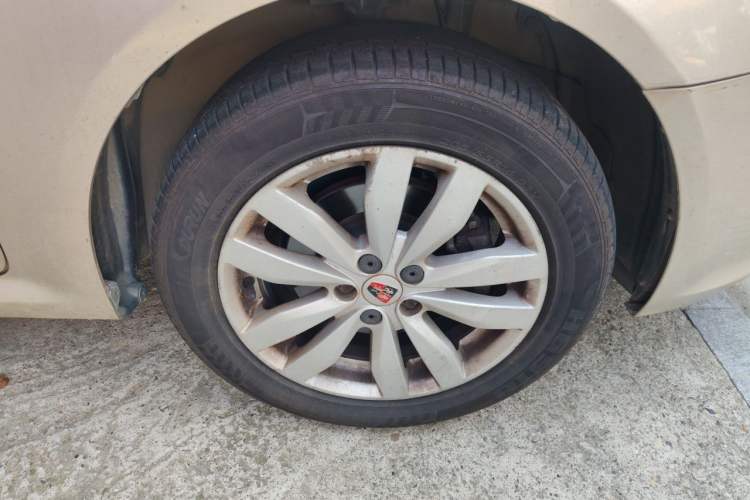 Used Roewe 350 2014 1.5L Manual Swift Edition Right Front Wheel Hub