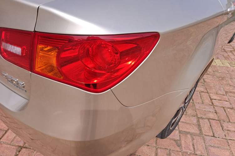 Used Roewe 350 2014 1.5L Manual Xunchi Edition Right Rear Taillight