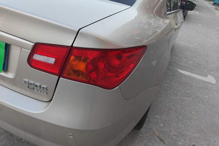 Used Roewe 350 2014 1.5L Automatic Xunda Edition Right Rear Taillight