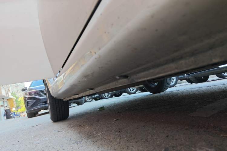 Used Roewe 350 2014 1.5L Automatic Xunda Edition Right Side Sill