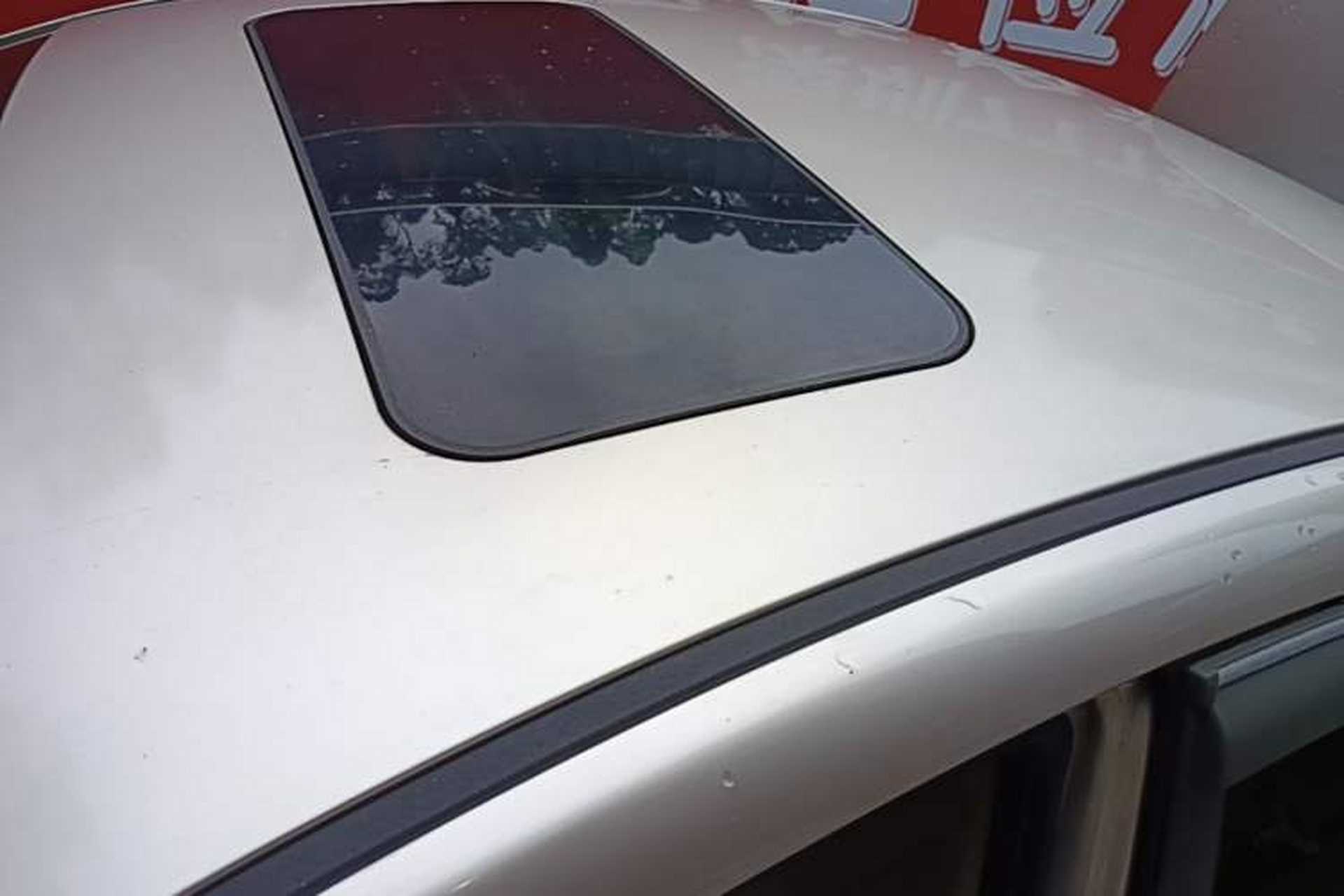 Used Roewe 350 2014 1.5L Automatic Xunyue Version Roof