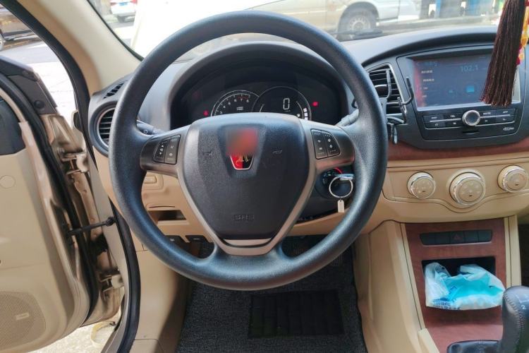 Used Roewe 350 2014 1.5L Manual Swift Edition Steering Wheel