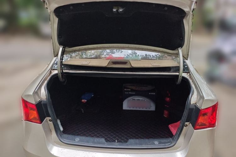 Used Roewe 350 2014 1.5L Manual Xunchi Edition Trunk