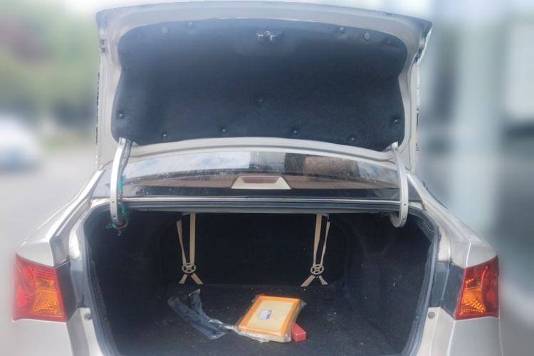 Used Roewe 350 2014 1.5L Manual Xunchi Edition Trunk