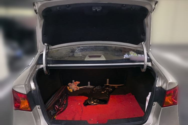 Used Roewe 350 2014 1.5L Manual Xunchi Edition Trunk