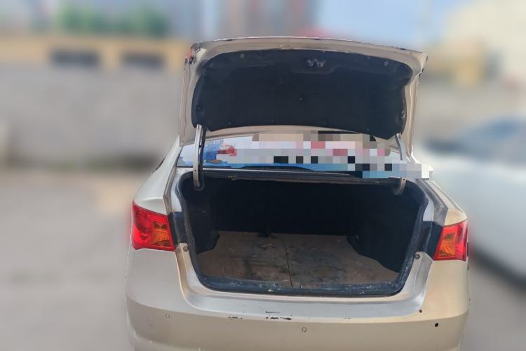 Used Roewe 350 2014 1.5L Automatic Xunyue Version Trunk