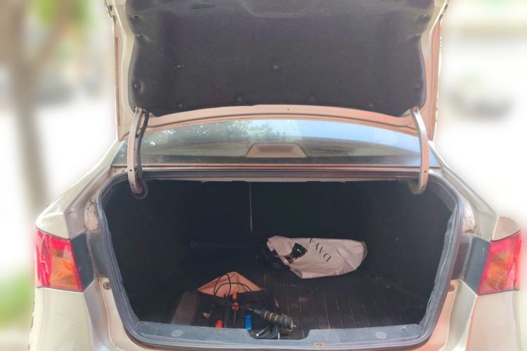 Used Roewe 350 2014 1.5L Manual Swift Edition Trunk