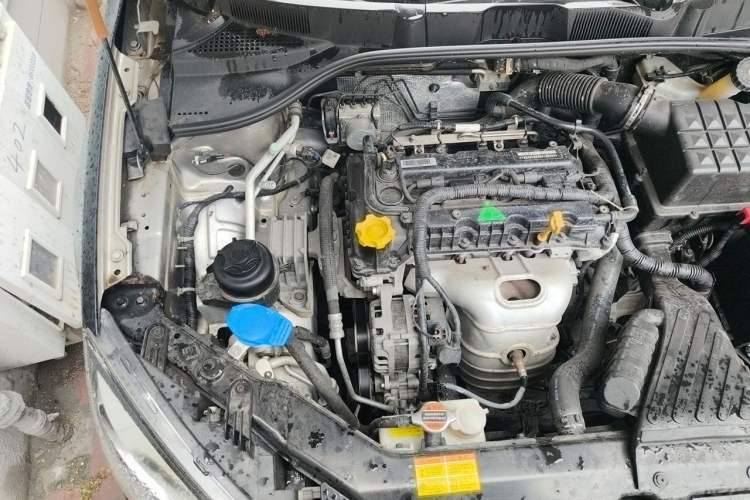 Used Roewe 350 2015 1.5L Manual Luxury Sunroof Edition Engine Bay Right