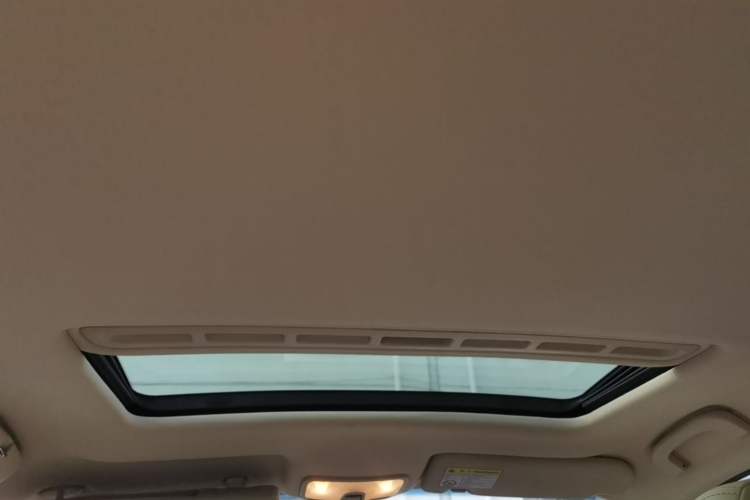 Used Roewe 350 2015 1.5L Manual Luxury Sunroof Edition Headliner