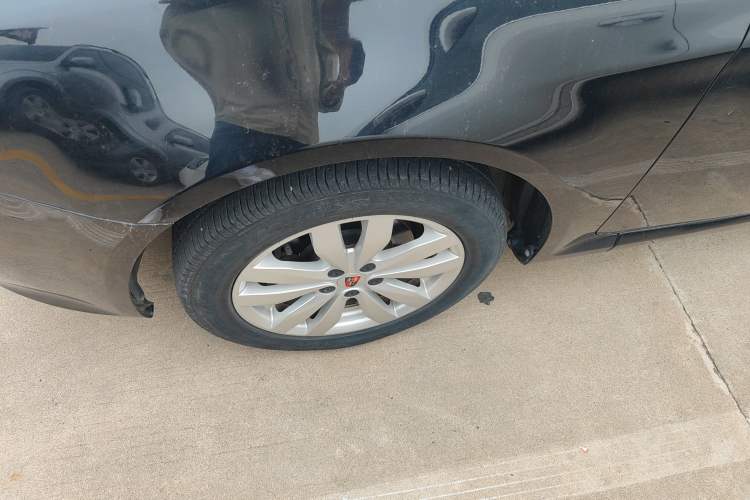 Used Roewe 350 2015 1.5L Manual Luxury Sunroof Edition Left Front Wheel Hub