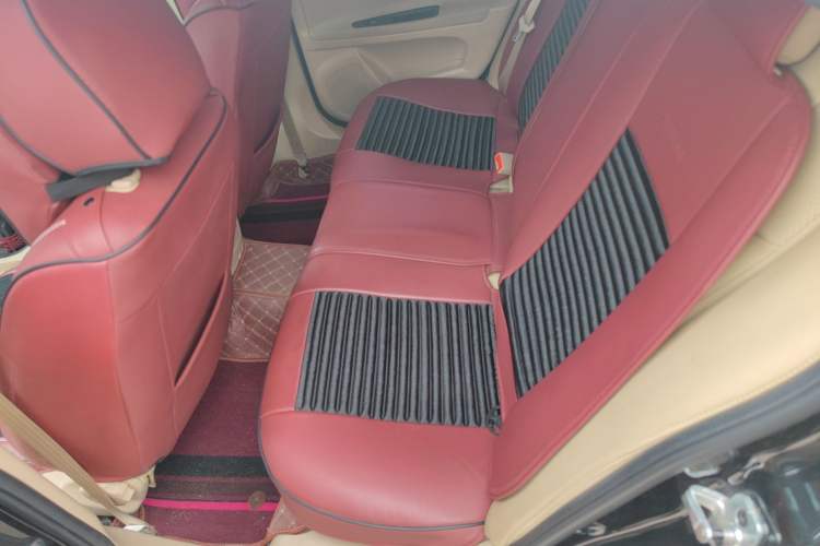 Used Roewe 350 2015 1.5L Manual Luxury Sunroof Edition Left Rear Seat