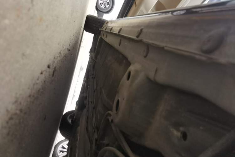 Used Roewe 350 2015 1.5L Manual Luxury Sunroof Edition Left Side Sill