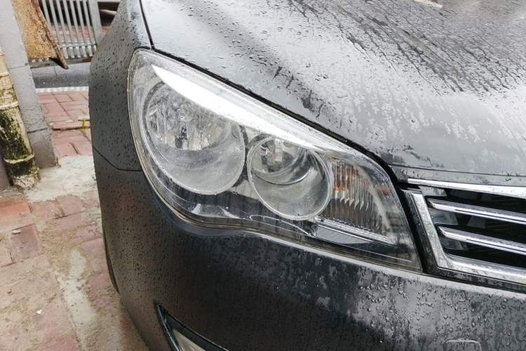 Used Roewe 350 2015 1.5L Manual Luxury Sunroof Edition Right Front Headlight