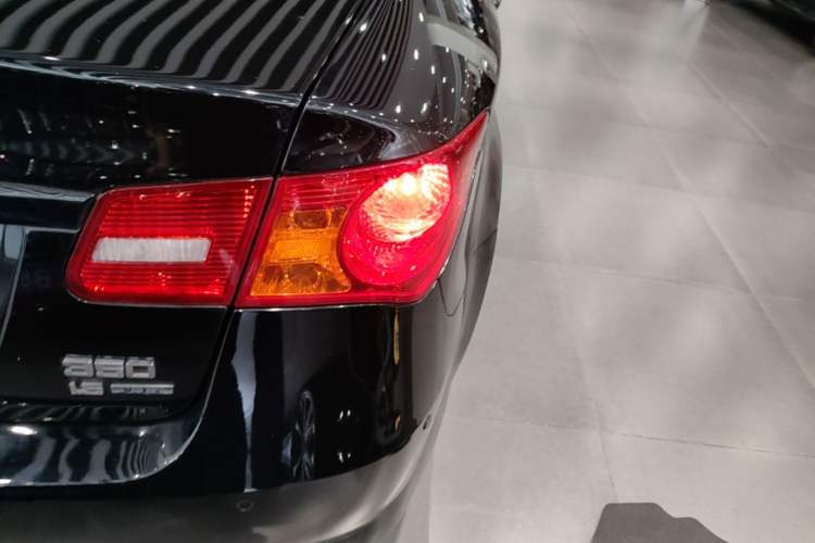 Used Roewe 350 2015 1.5L Automatic Luxury Sunroof Edition Right Rear Taillight