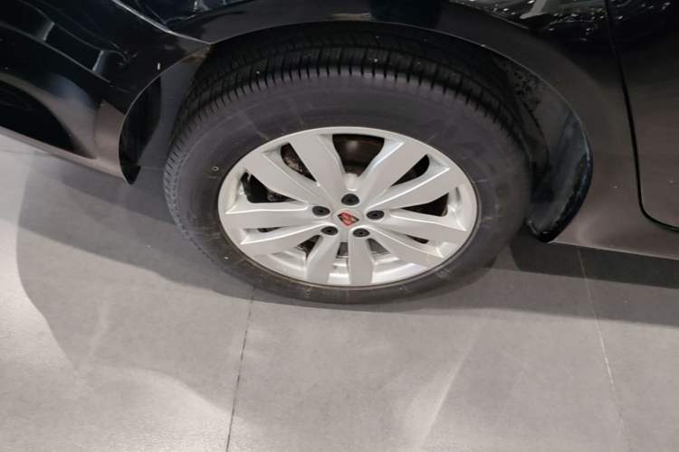 Used Roewe 350 2015 1.5L Automatic Luxury Sunroof Edition Right Rear Wheel Hub