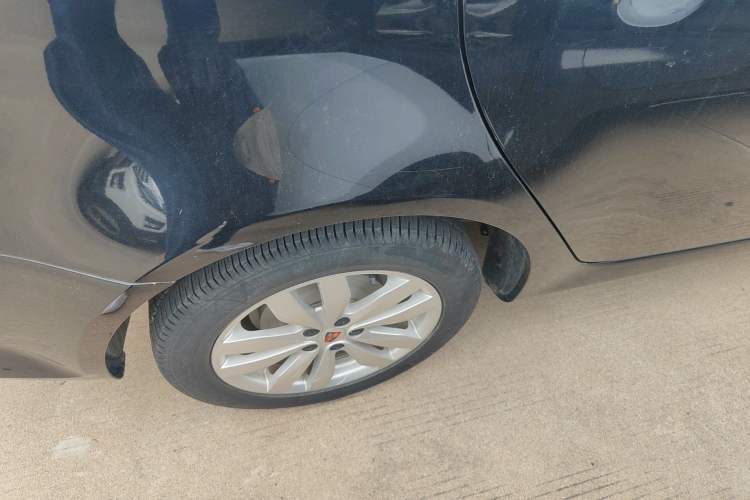Used Roewe 350 2015 1.5L Manual Luxury Sunroof Edition Right Rear Wheel Hub