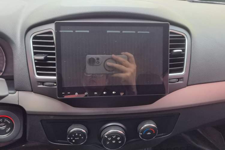 Used Roewe 350 2015 1.5L Automatic Luxury Sunroof Edition Audio And AC Panel