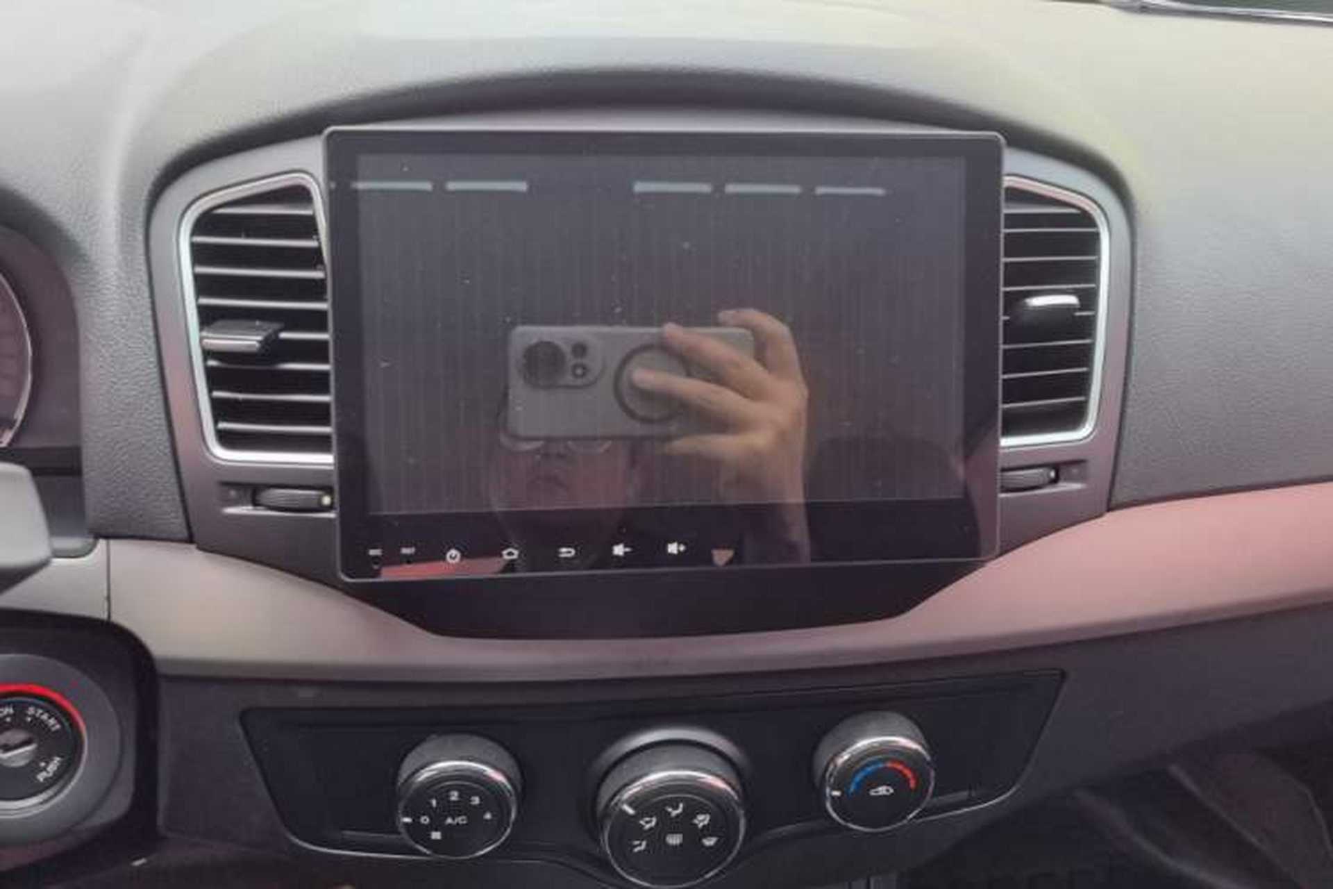 Used Roewe 350 2015 1.5L Automatic Luxury Sunroof Edition Audio And AC Panel