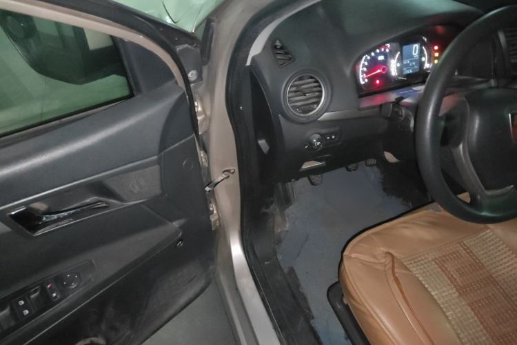 Used Roewe 350 2015 1.5L Manual Luxury Sunroof Edition Driver Seat