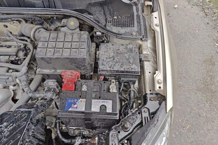 Used Roewe 350 2015 1.5L Automatic Luxury Sunroof Edition Engine Bay Left