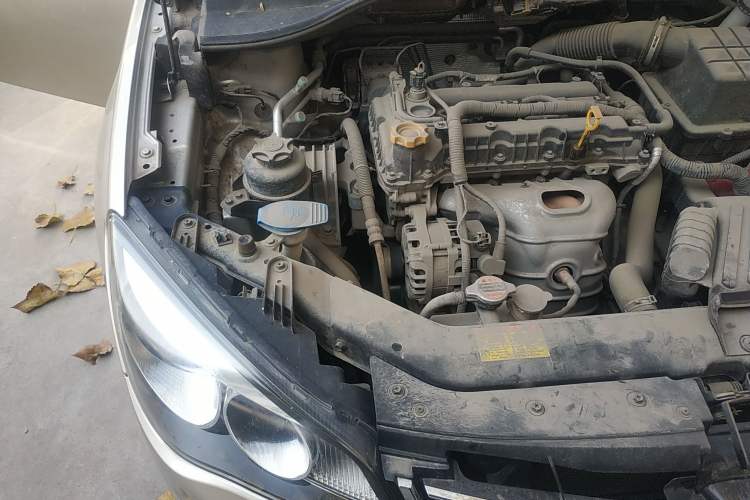 Used Roewe 350 2015 1.5L Automatic Luxury Sunroof Edition Engine Bay Right