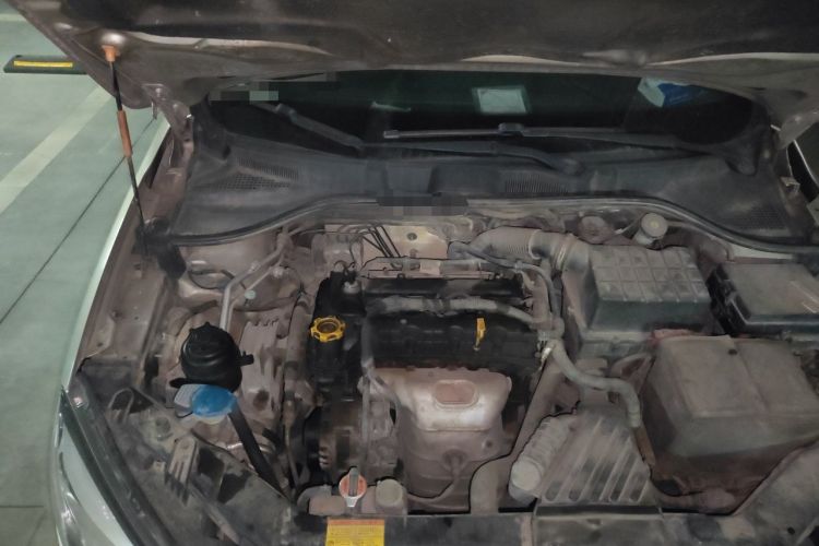 Used Roewe 350 2015 1.5L Manual Luxury Sunroof Edition Engine Bay Right